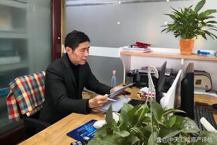 萨哈：桑乔是曼联最失败的引援之一，他觉得自己凌驾于教练之上